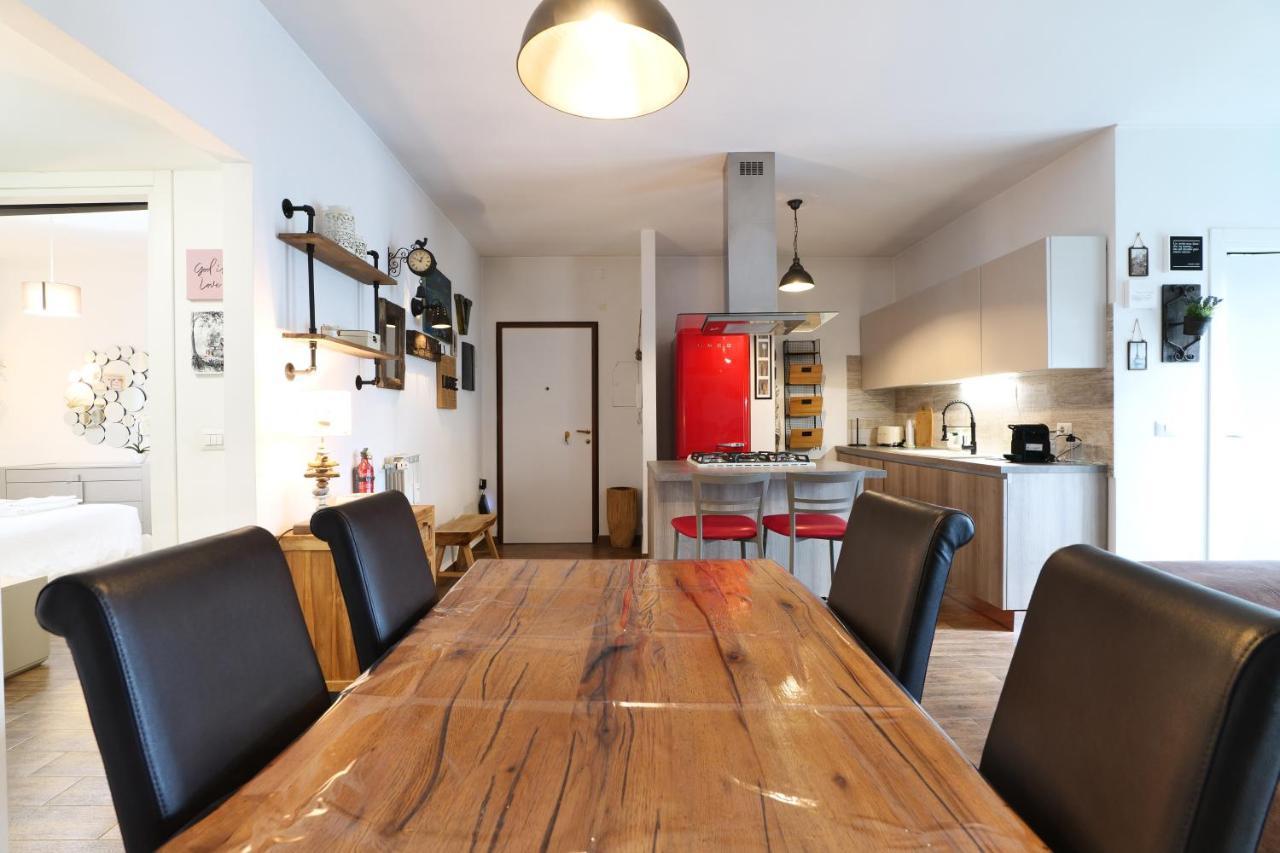 Mila Apartments Battista Milaan Buitenkant foto